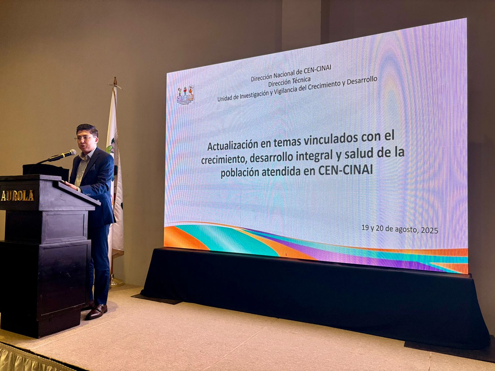 La Dirección Nacional de CEN-CINAI reúne a más de 200 funcionarios en el Congreso Nacional.